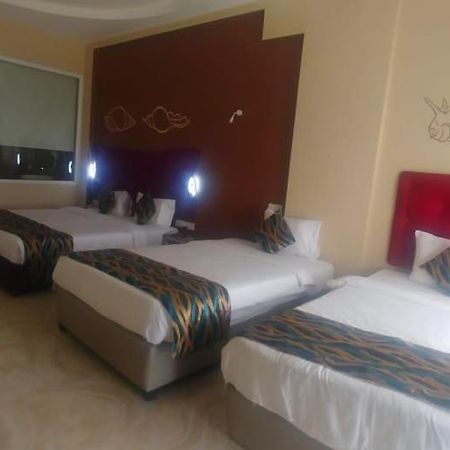 Ocean Queen Hotel Wadduwa Ngoại thất bức ảnh