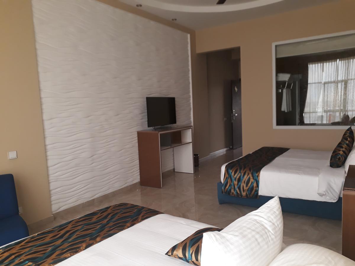 Ocean Queen Hotel Wadduwa Ngoại thất bức ảnh